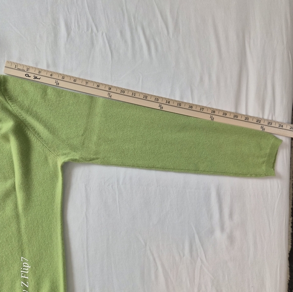 ​Valerie Stevens 2-Ply 100% Cashmere Turtleneck Sweater - Lime Green - Large - Picture 9 of 12